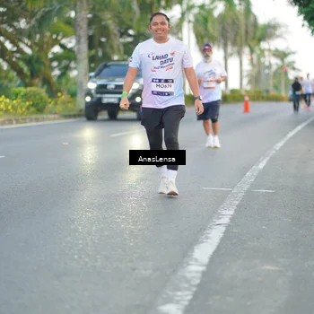 Runner Photo 7743202