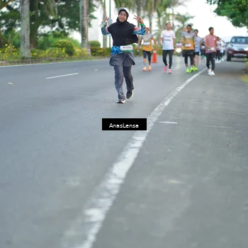 Runner Photo 7743249
