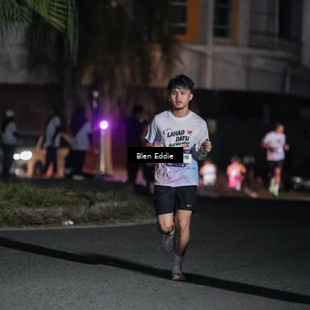 Runner Photo 7743258