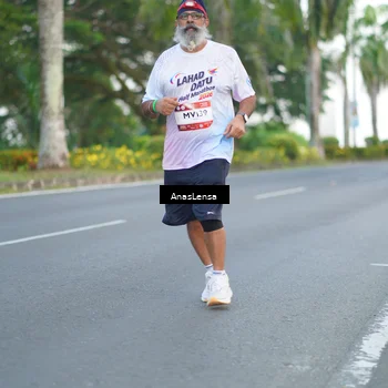 Runner Photo 7743259