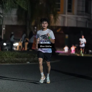 Runner Photo 7743298