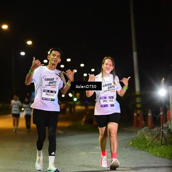 Runner Photo 7743328