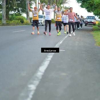 Runner Photo 7743333