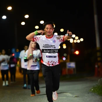 Runner Photo 7743354