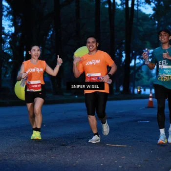 Runner Photo 7743373