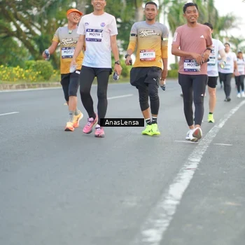 Runner Photo 7743391