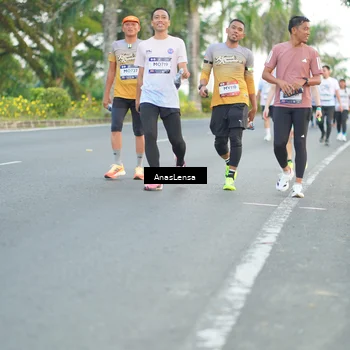 Runner Photo 7743393