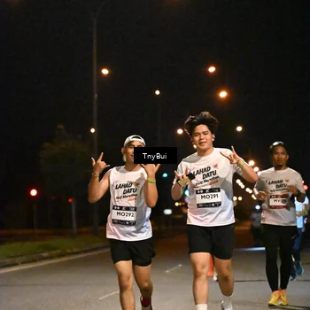Runner Photo 7743433