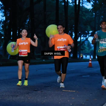 Runner Photo 7743437