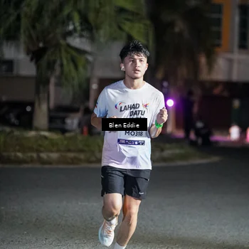 Runner Photo 7743453