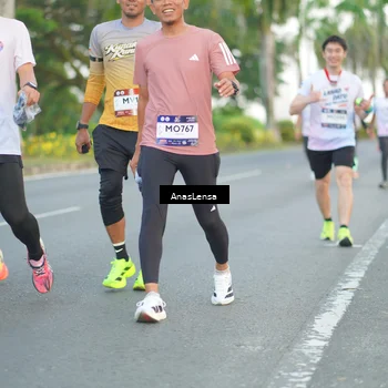 Runner Photo 7743454