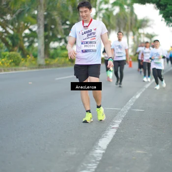 Runner Photo 7743465