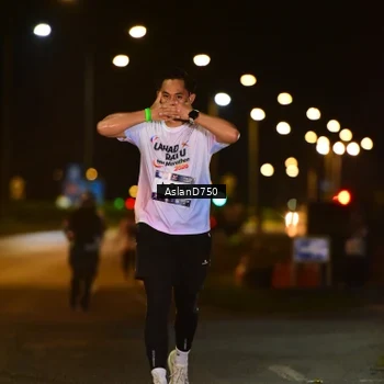 Runner Photo 7743546