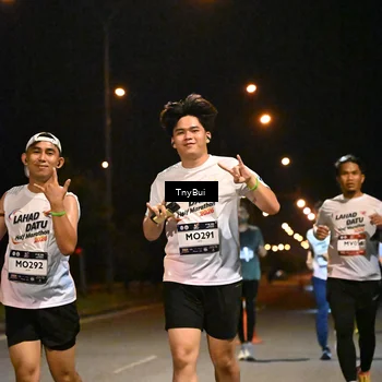 Runner Photo 7743553