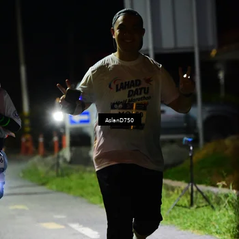 Runner Photo 7743564