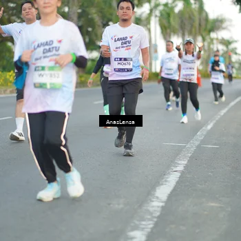 Runner Photo 7743576