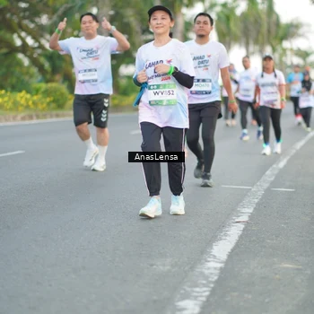 Runner Photo 7743581