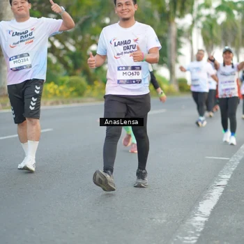 Runner Photo 7743635