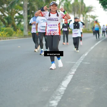 Runner Photo 7743643