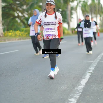 Runner Photo 7743650