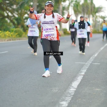 Runner Photo 7743652