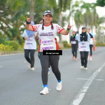 Runner Photo 7743653