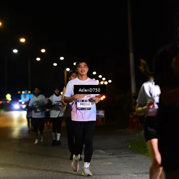 Runner Photo 7743670