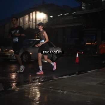 Runner Photo 7743696