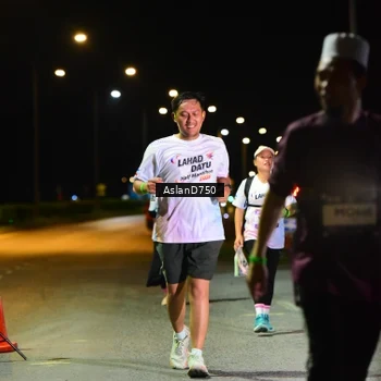 Runner Photo 7743704