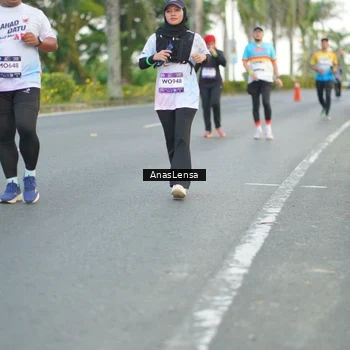Runner Photo 7743708