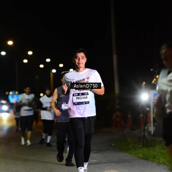 Runner Photo 7743724