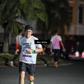 Runner Photo 7743729