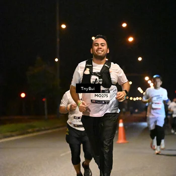 Runner Photo 7743750