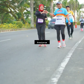 Runner Photo 7743769