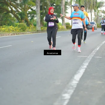 Runner Photo 7743776
