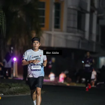 Runner Photo 7743782