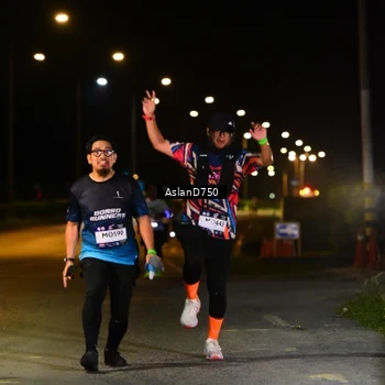 Runner Photo 7743824