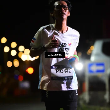 Runner Photo 7743884