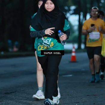 Runner Photo 7743888