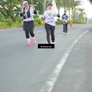 Runner Photo 7743907