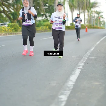 Runner Photo 7743913
