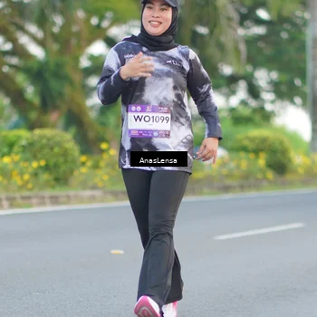 Runner Photo 7744005
