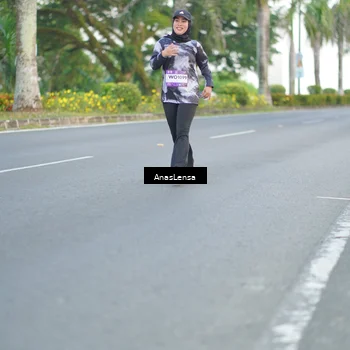 Runner Photo 7744006