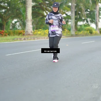 Runner Photo 7744014
