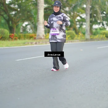 Runner Photo 7744020