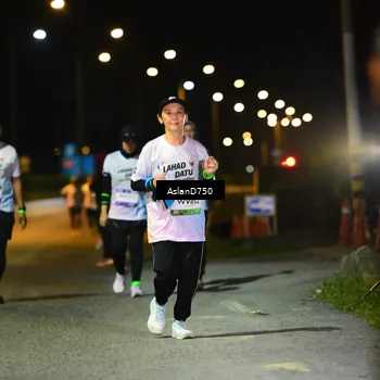 Runner Photo 7744034