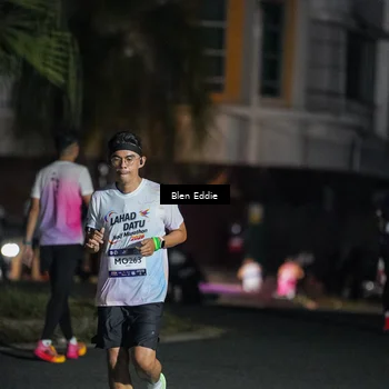 Runner Photo 7744050