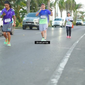Runner Photo 7744051