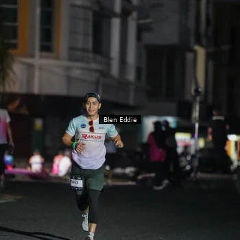 Runner Photo 7744053