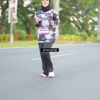 Runner Photo 7744054